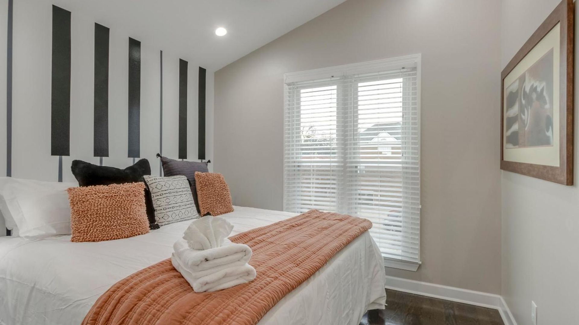Steps From Hillsboro Village, Downtown 9 Mins Away *