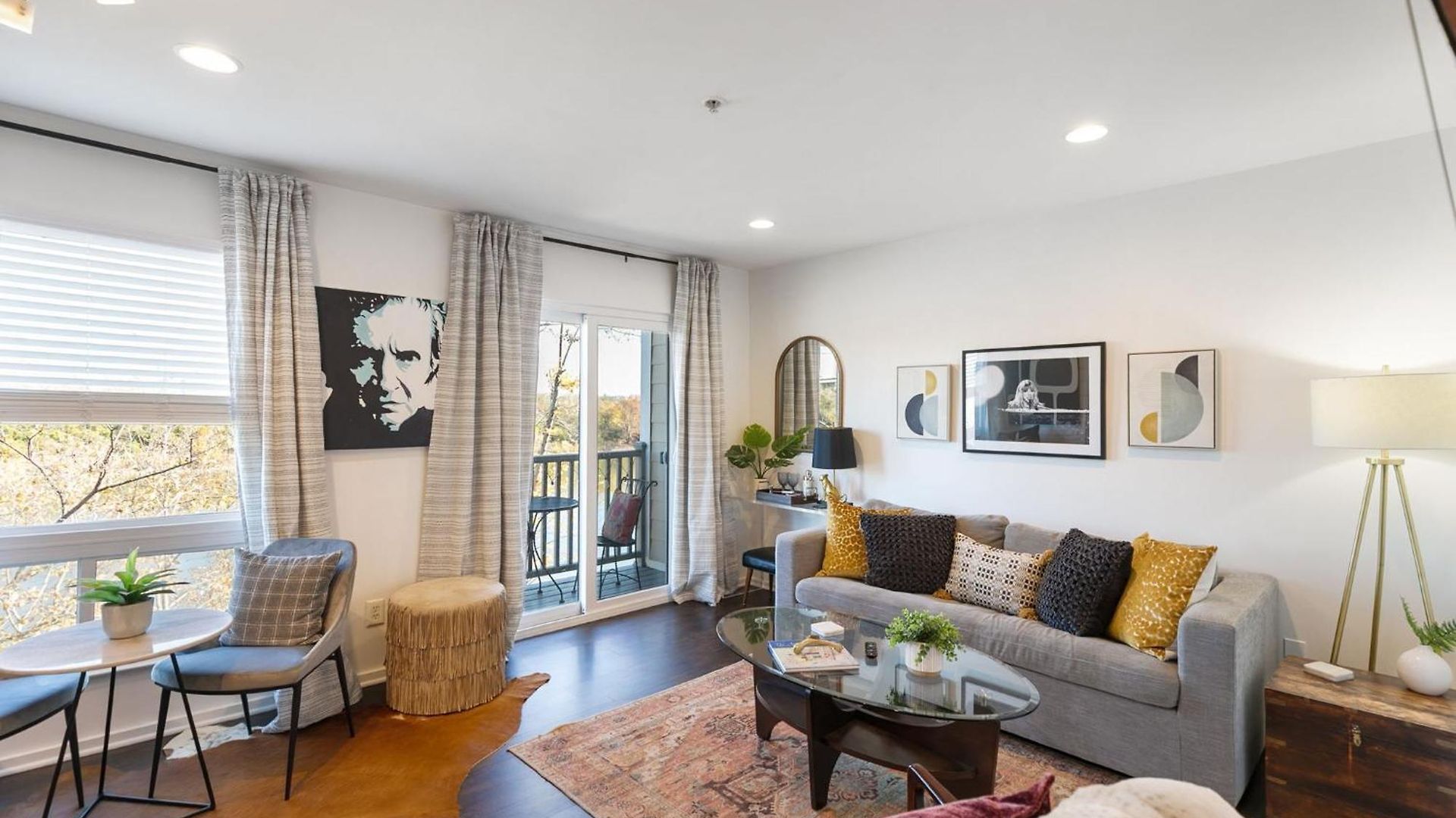 Downtown Riverfront Unit 762 *