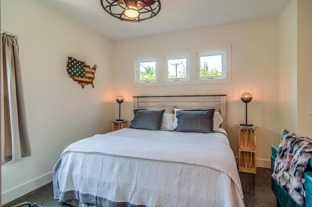 Apartment Rustic Walkable To Music Row! By Local *