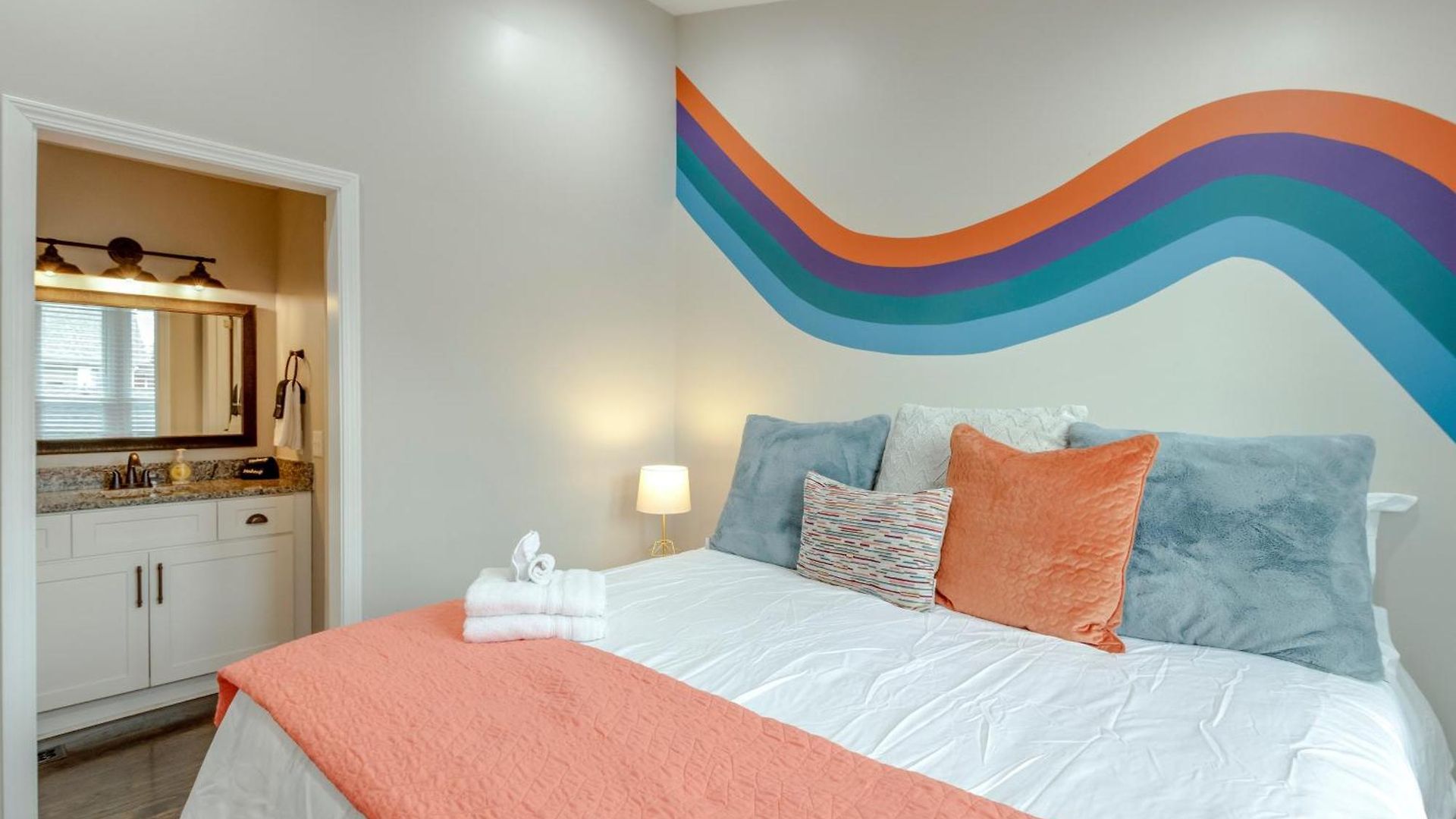 Steps From Hillsboro Village, Downtown 9 Mins Away