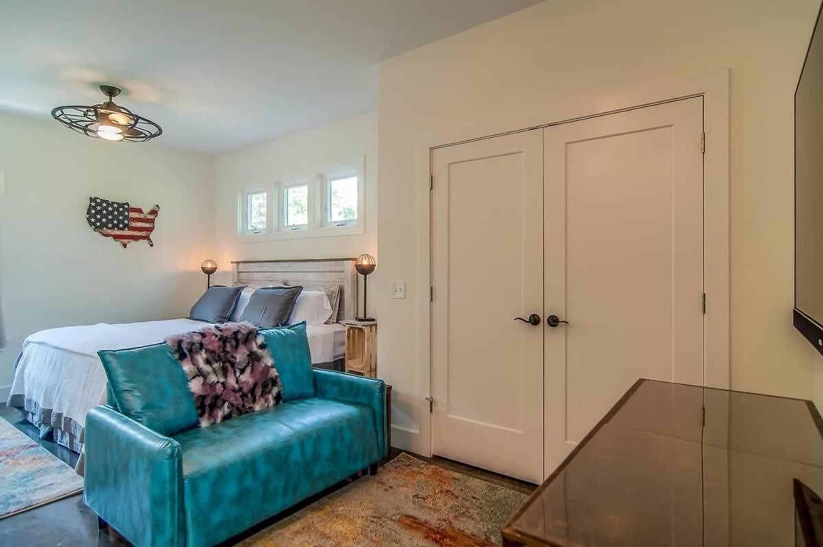 Rustic Walkable To Music Row! By Local Apartment Nashville
