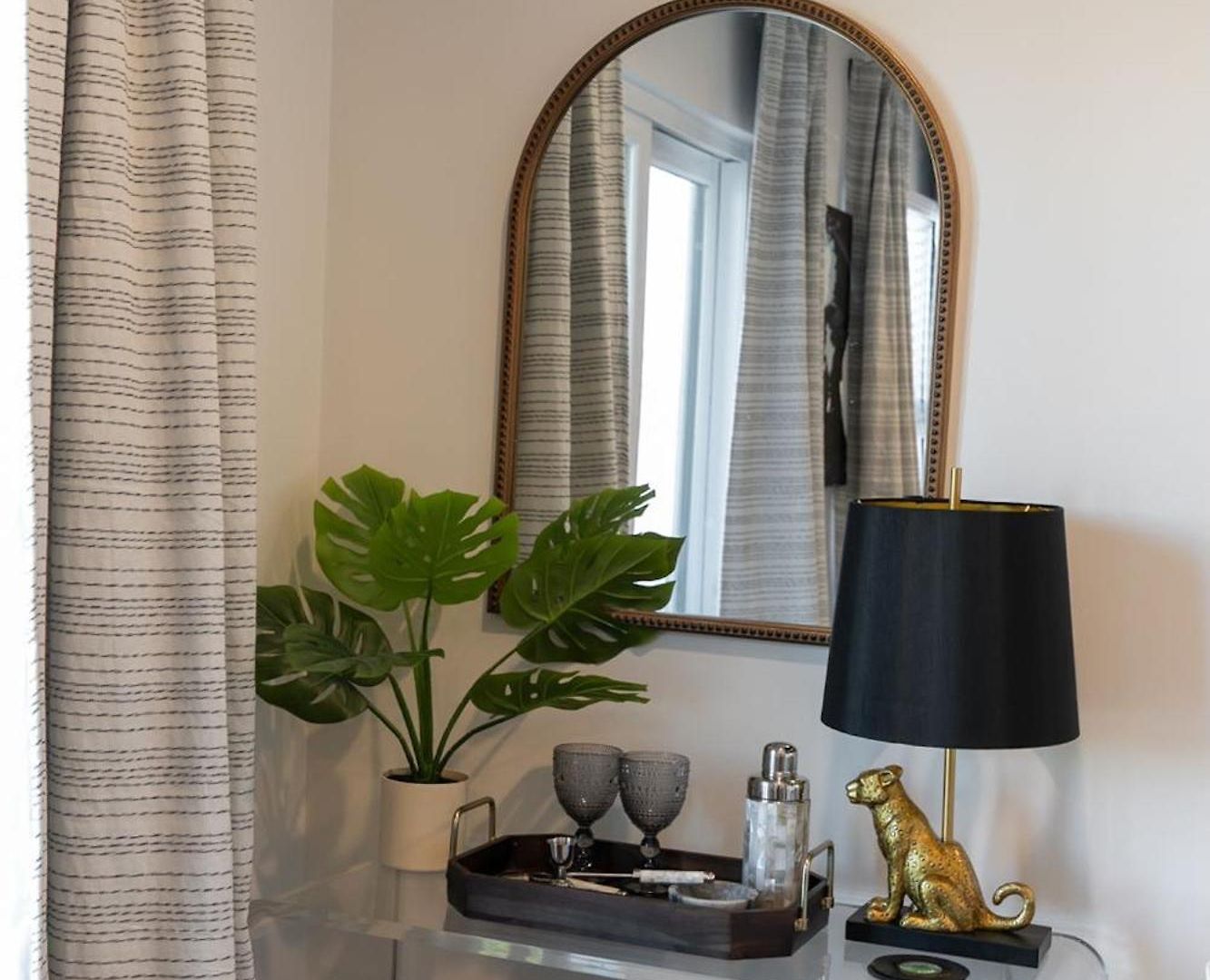 Downtown Riverfront Unit 762 Apartment *