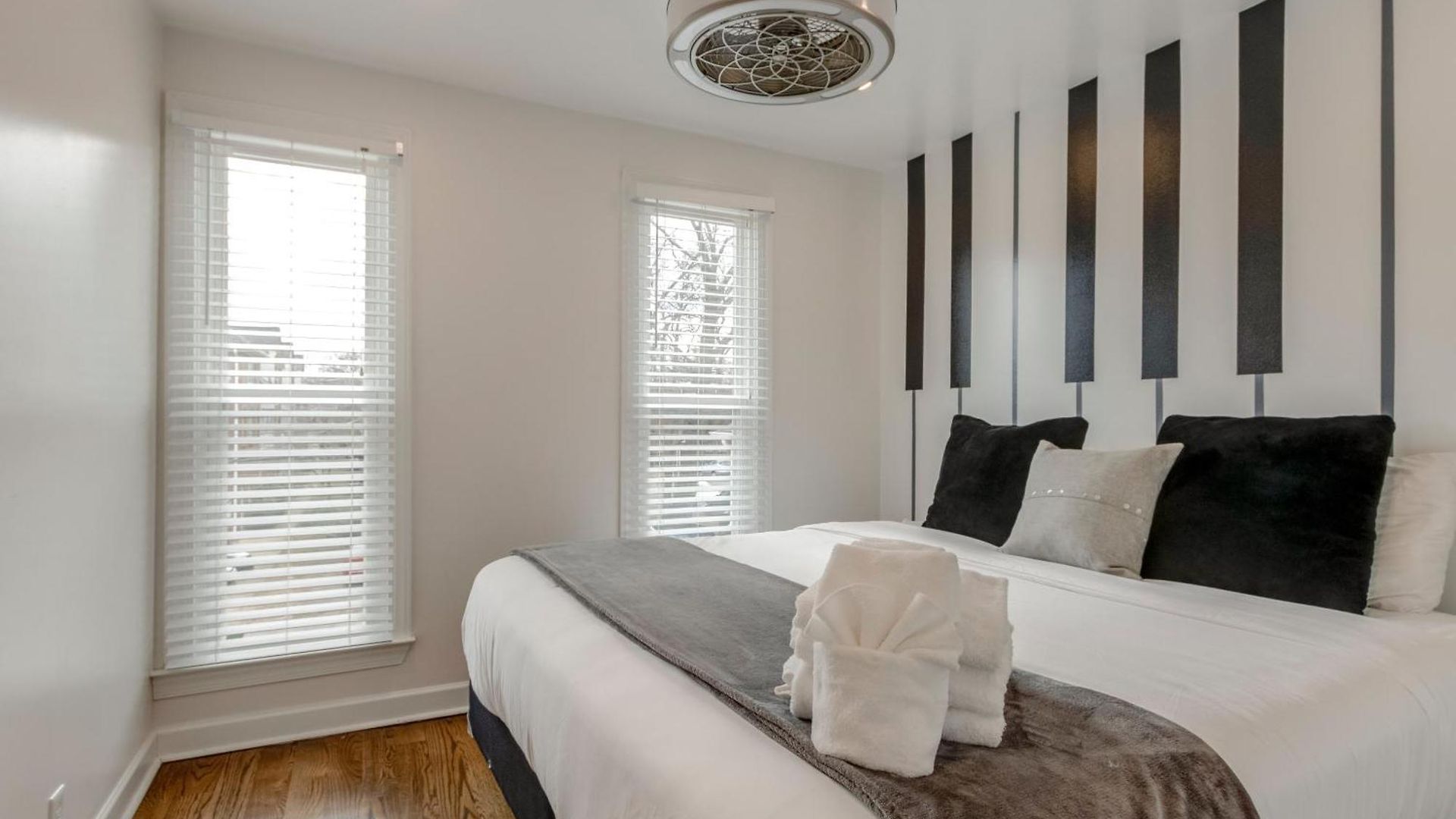 Steps From Vandy, Live Music-downtown 9 Mins Away! Apartment *