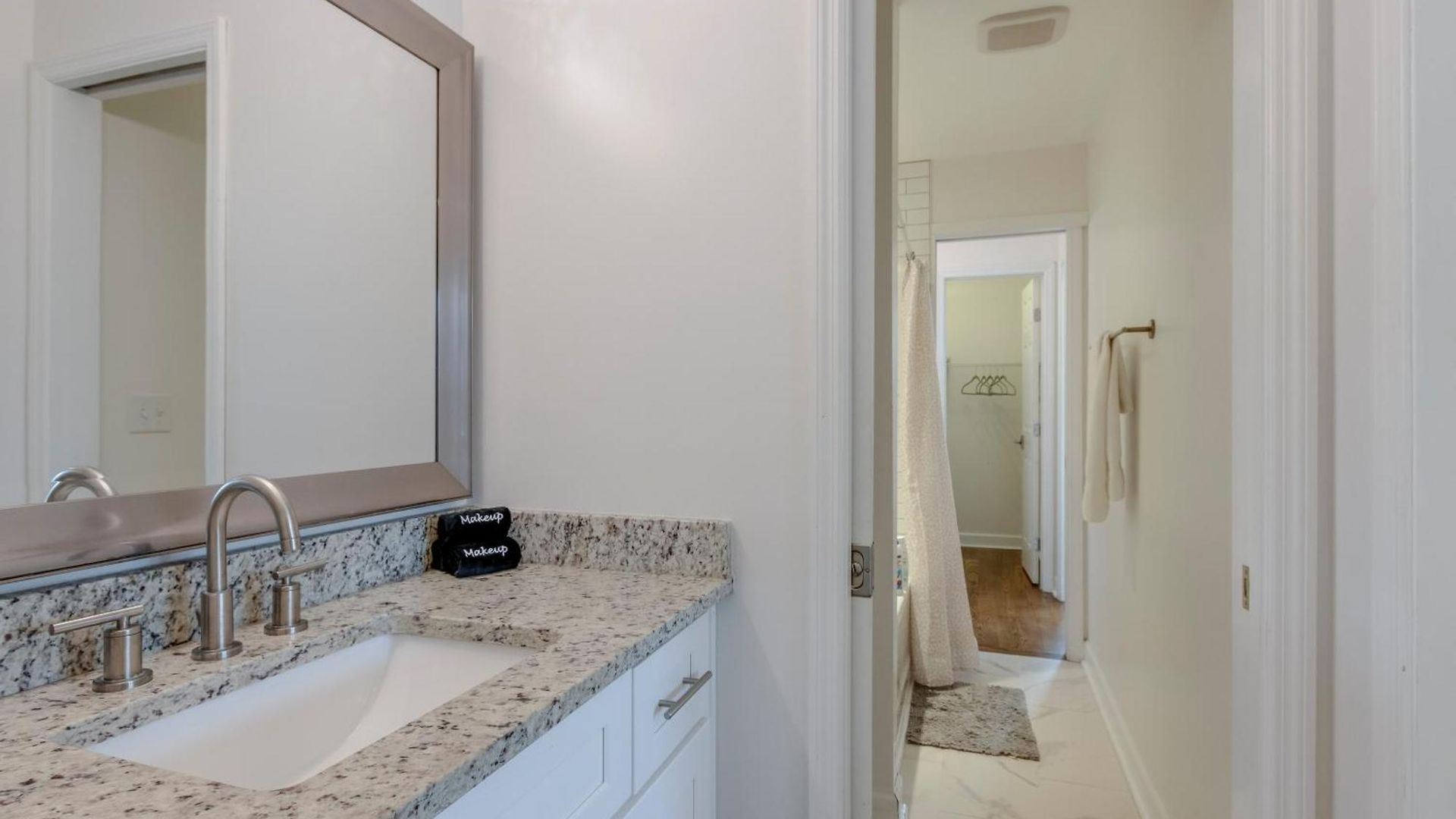 Apartment Steps From Vandy, Live Music-downtown 9 Mins Away! *