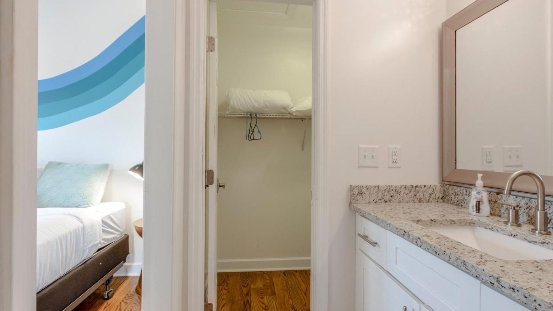 Steps From Vandy, Live Music-downtown 9 Mins Away! Apartment Nashville
