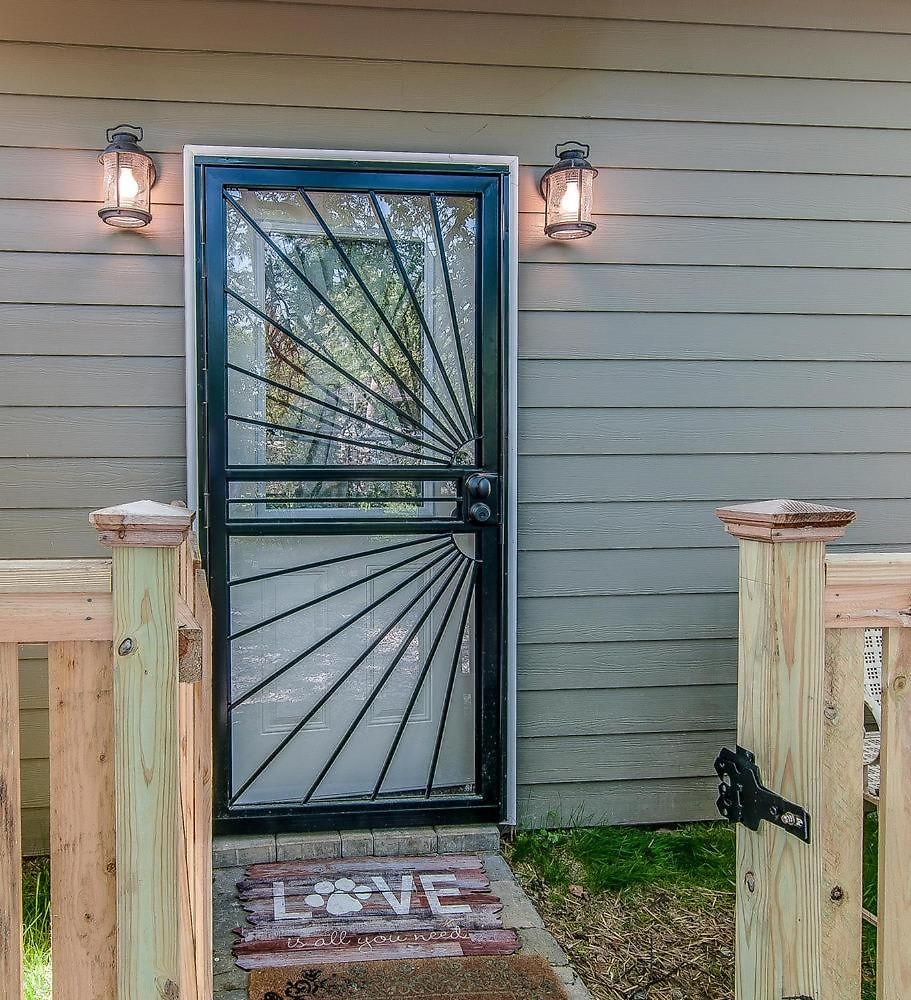 Rustic Walkable To Music Row! By Local Apartment *