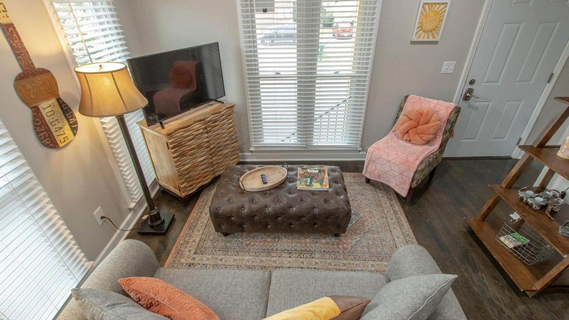 Apartment Steps From Hillsboro Village, Downtown 9 Mins Away *