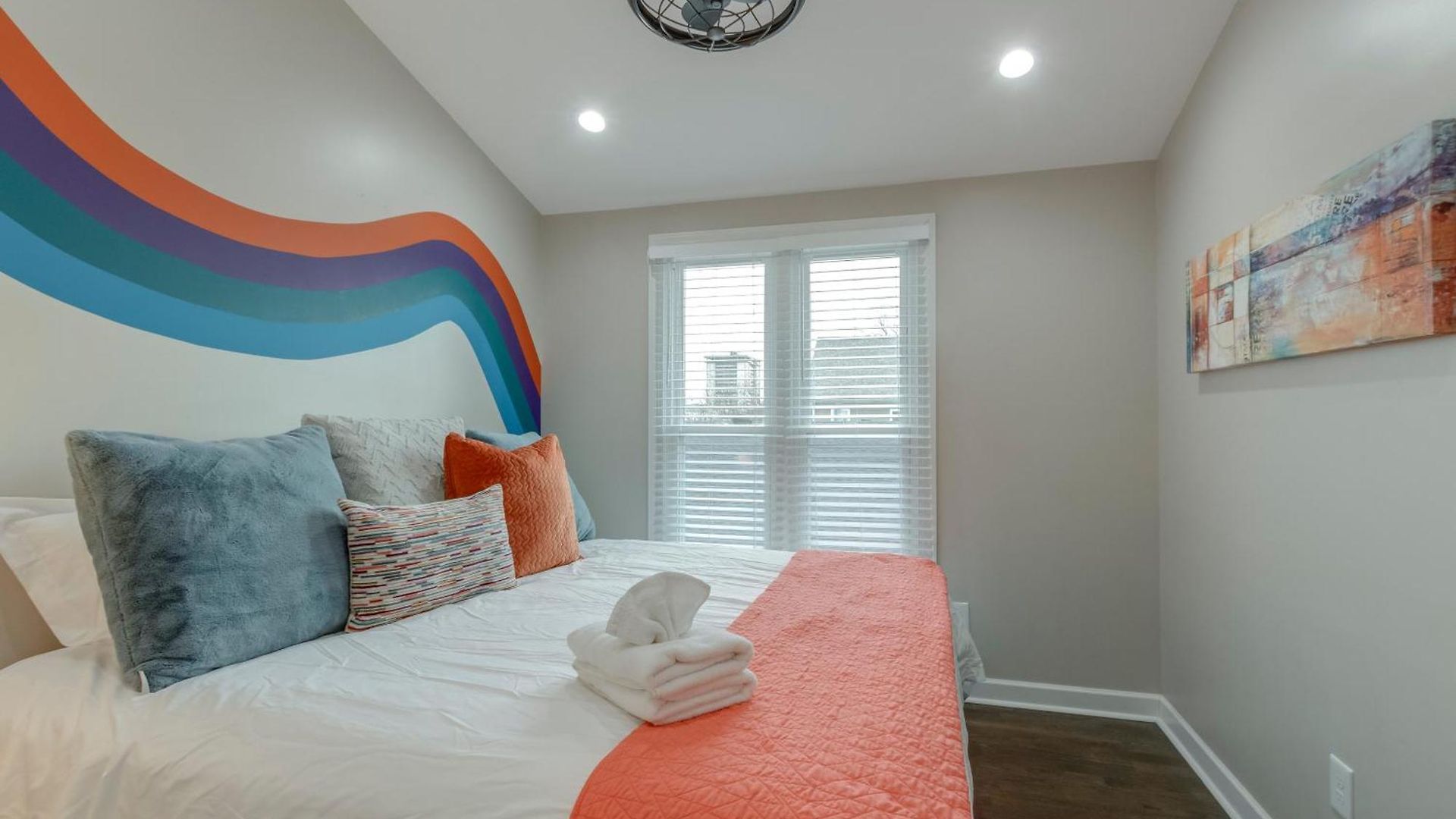 Steps From Hillsboro Village, Downtown 9 Mins Away Apartment