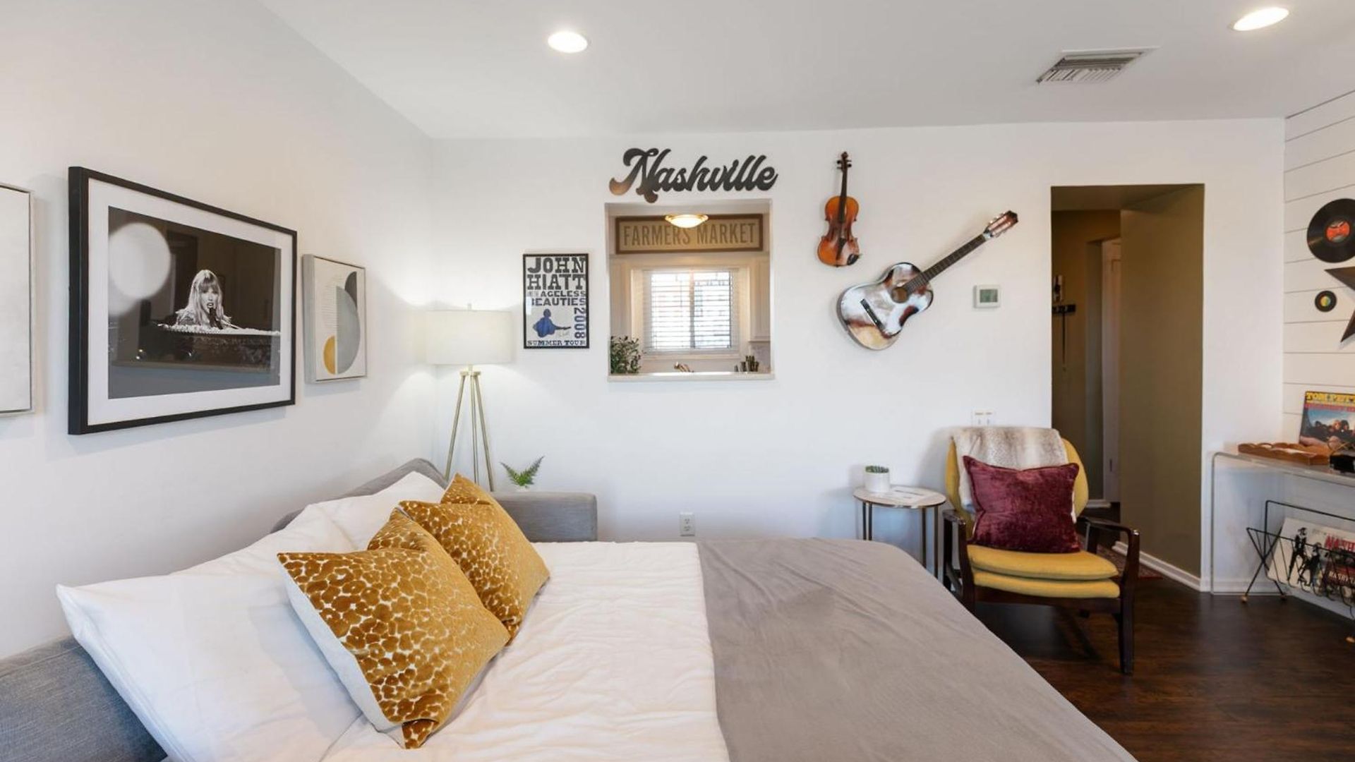 Downtown Riverfront Unit 762 Apartment *