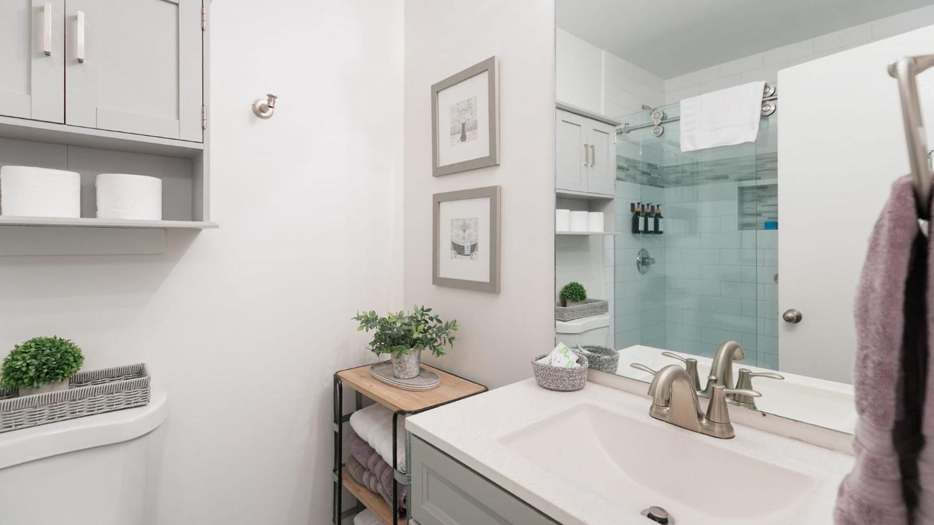 Downtown Riverfront Unit 762 Apartment *