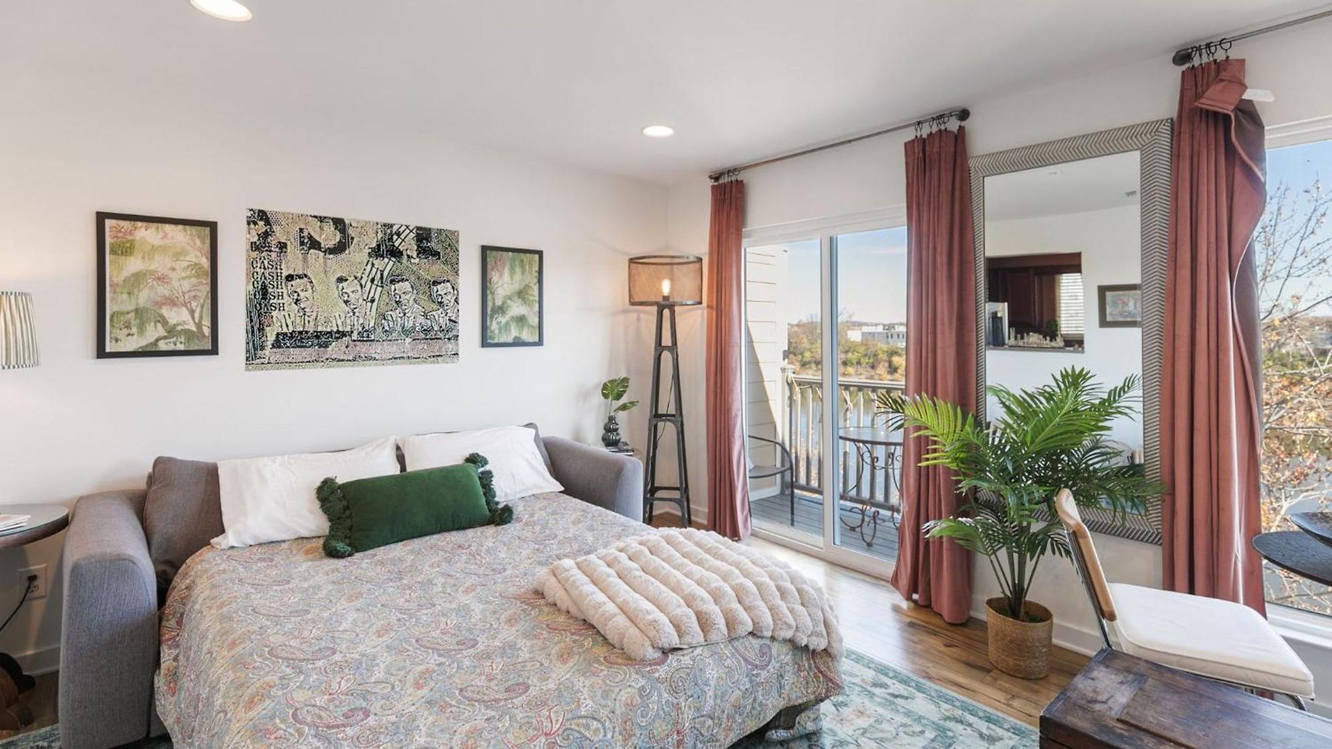Downtown Riverfront Unit 780 Apartment