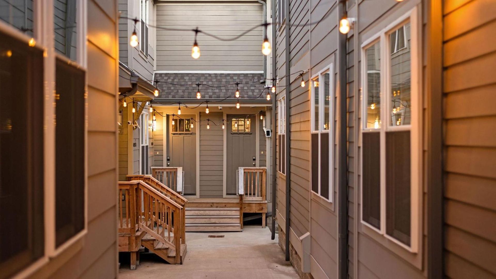 Holiday home Hart Buyout 5 By Avantstay Two Town House Buyout W Modern Amenities In *