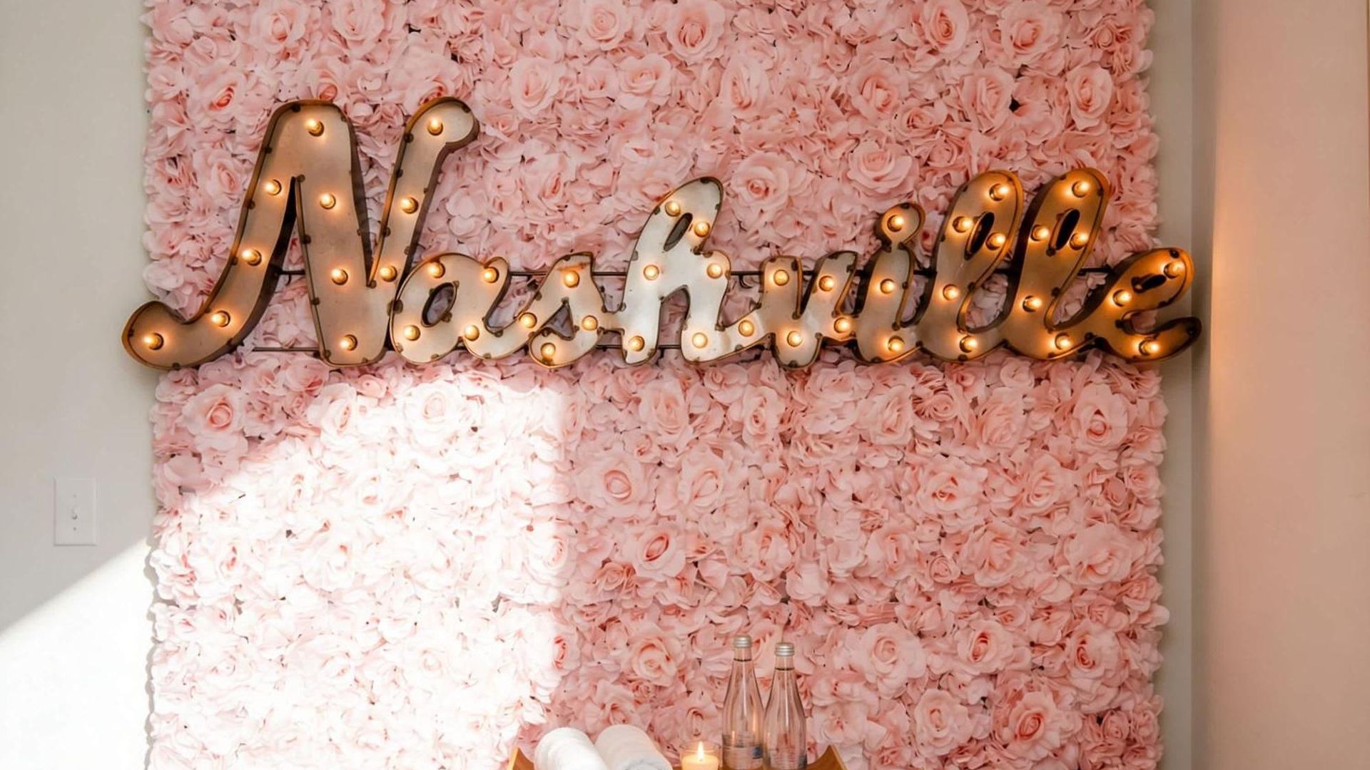 Holiday home New Dollys Dream 12 Beds Downtown Nash Opry Karaoke Nashville