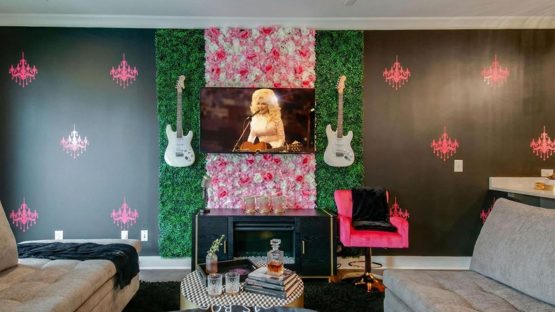 Close To The Gulch - Book Today * Nashville