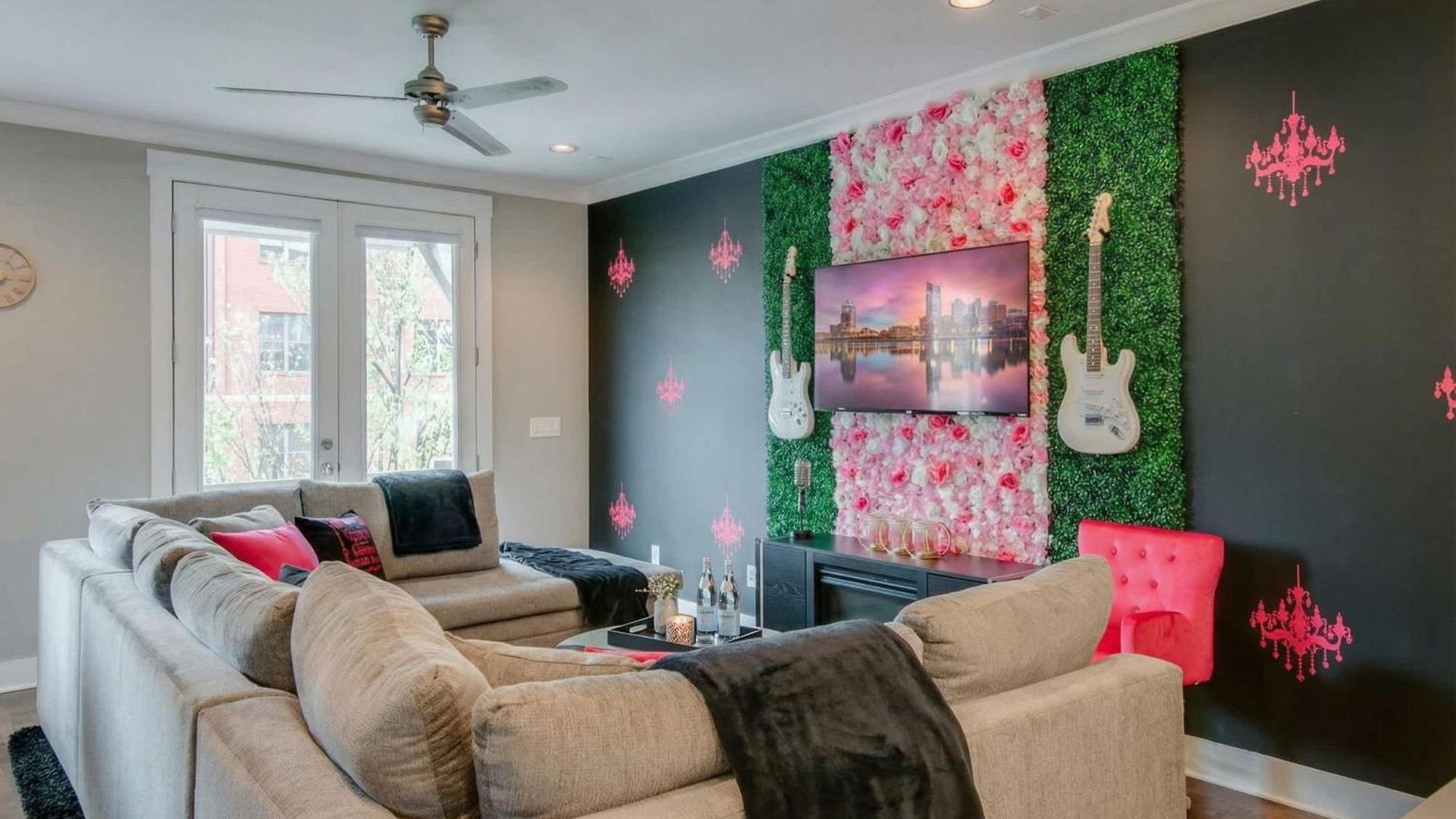 Close To The Gulch - Book Today *