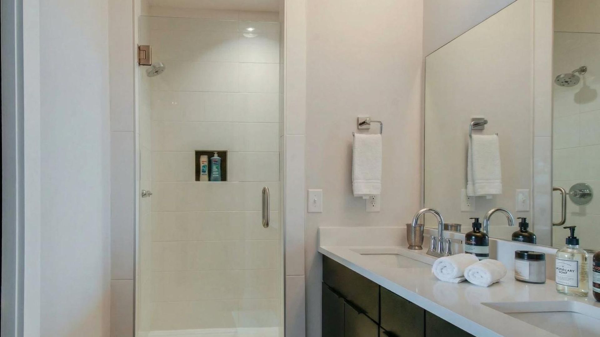 King & Queen 2 Homes - 24 Beds Views Nashville