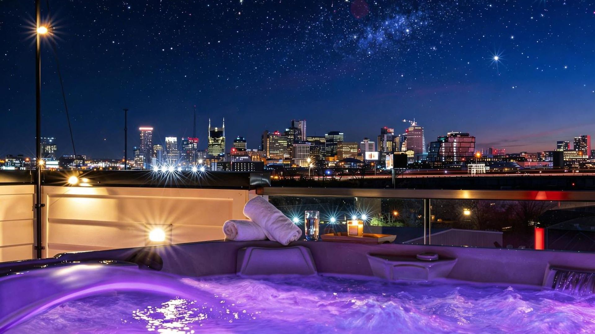 Holiday home New Nash Eras - 15 Beds - Hot Tub On Rooftop Deck Nashville