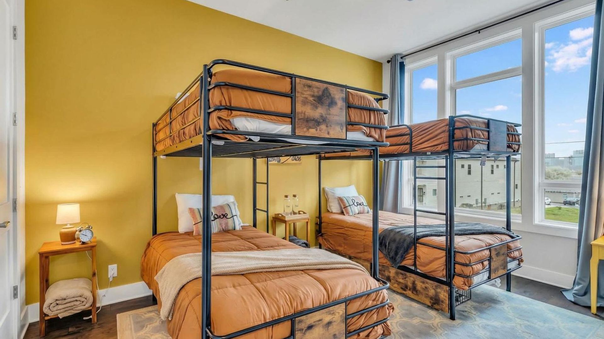 New Luxe 4br 12 Beds - Roofdeck Views - Chefs Kitchen Nashville