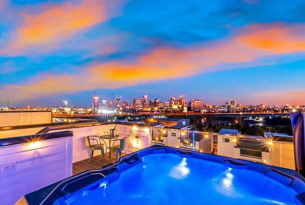 New Nash Eras - Rooftop Decks With Hot Tub - 15 Beds Holiday home Nashville