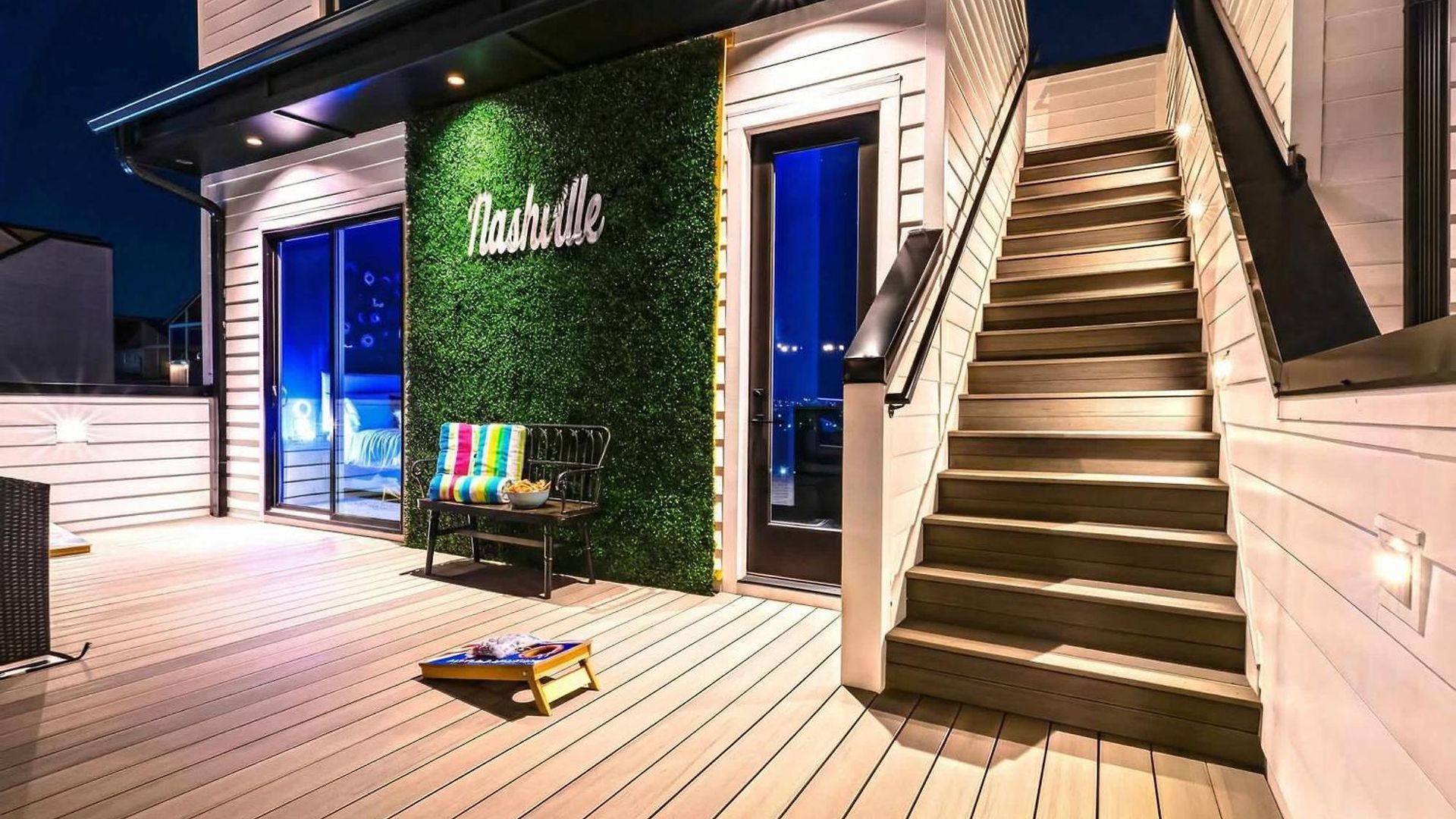 New We Roll Rooftop - Hot Tub With Views - 13 Beds Holiday home