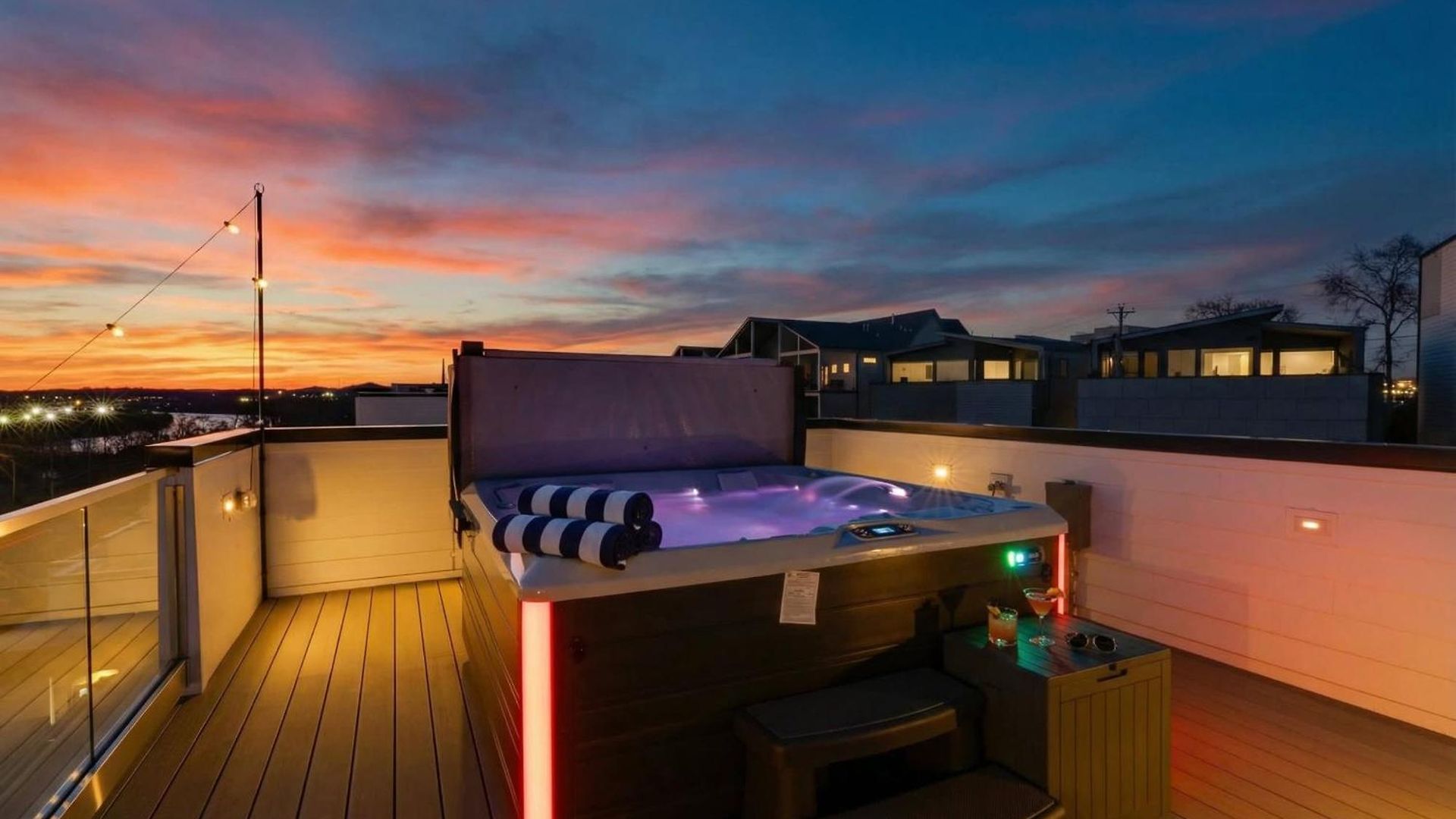 New We Roll Rooftop - Hot Tub With Views - 13 Beds *