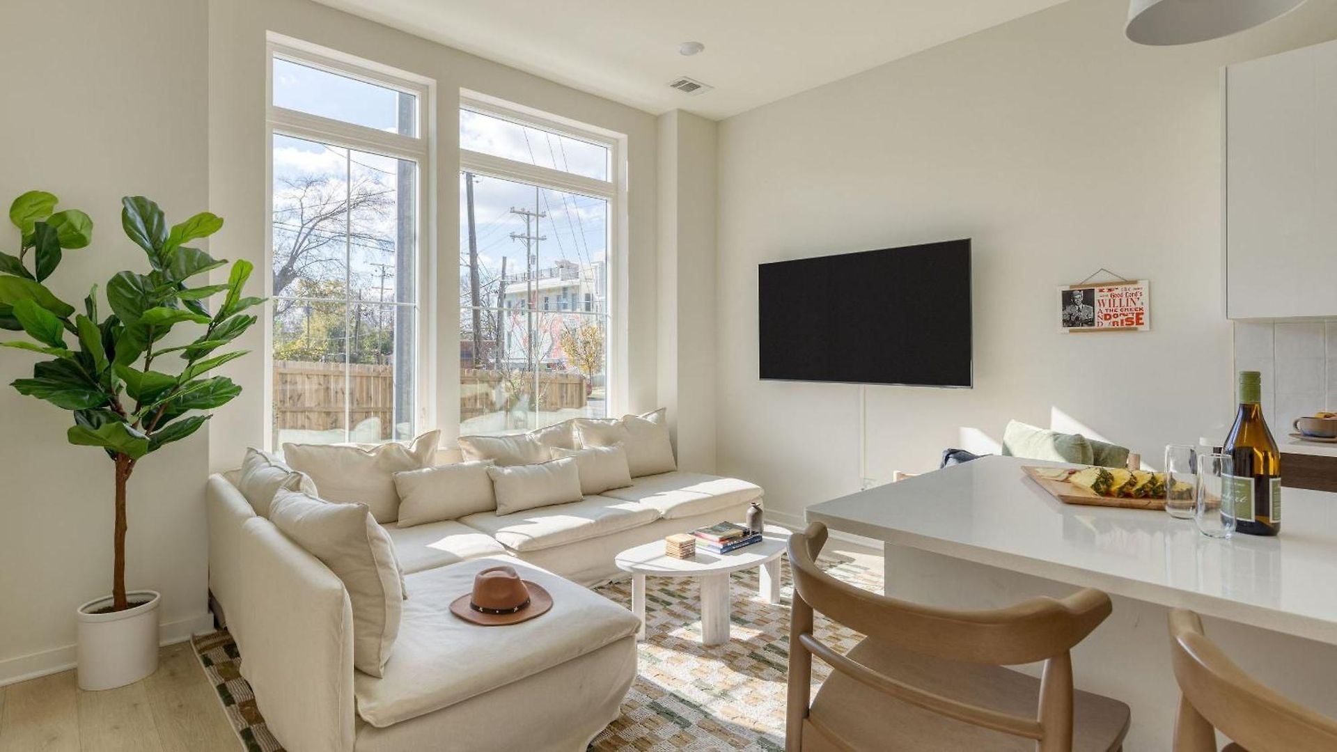 Newly Built 4bdr Townhome W Balcony Minutes To Broadway Lischey By Avantstay Holiday home Nashville