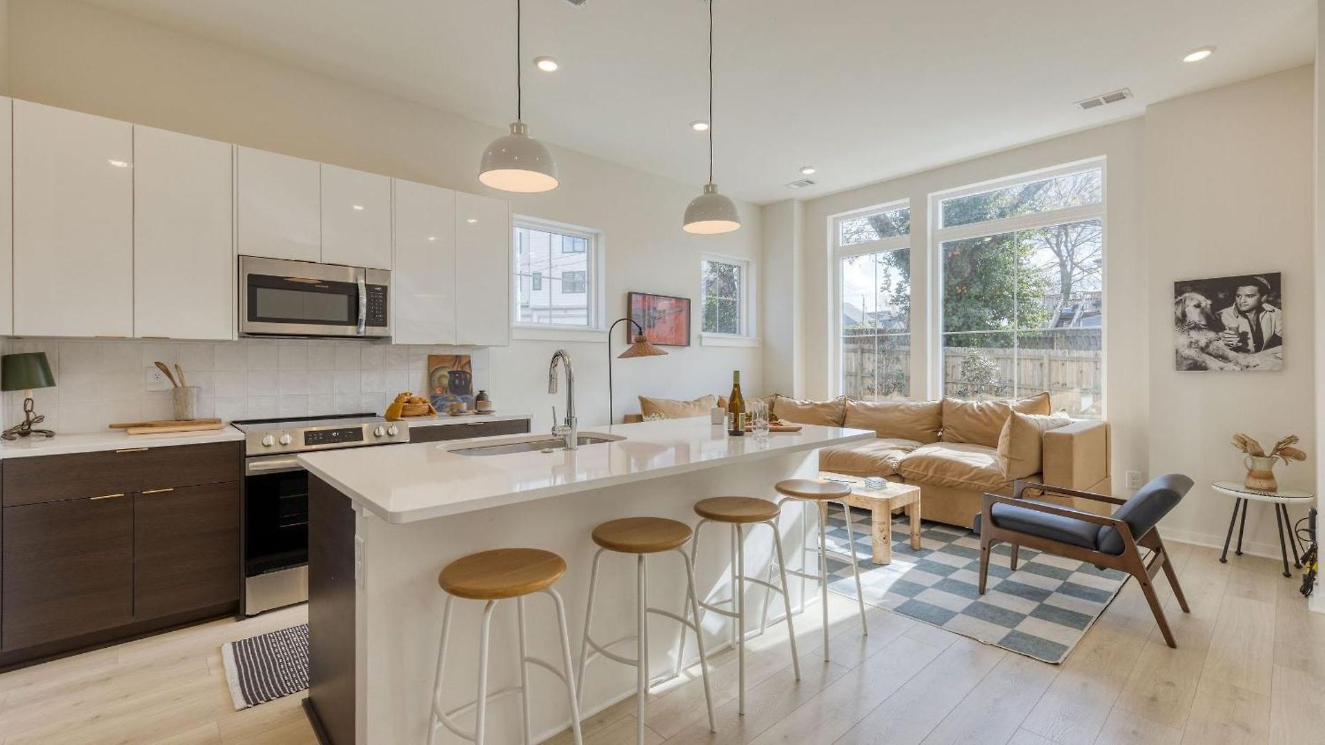 Stunning New Build In East Nash Minutes To Broadway The Stage By Avantstay *