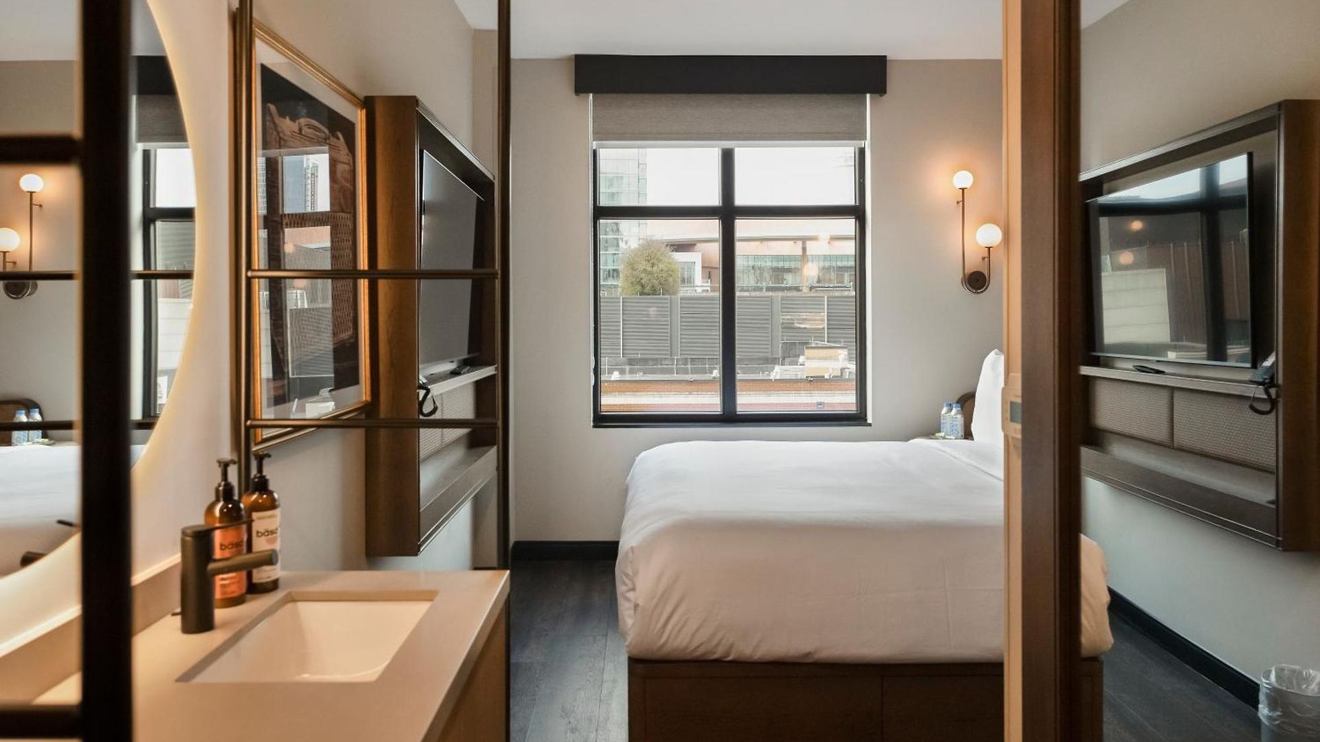Hotel Motto By Hilton Downtown 4*