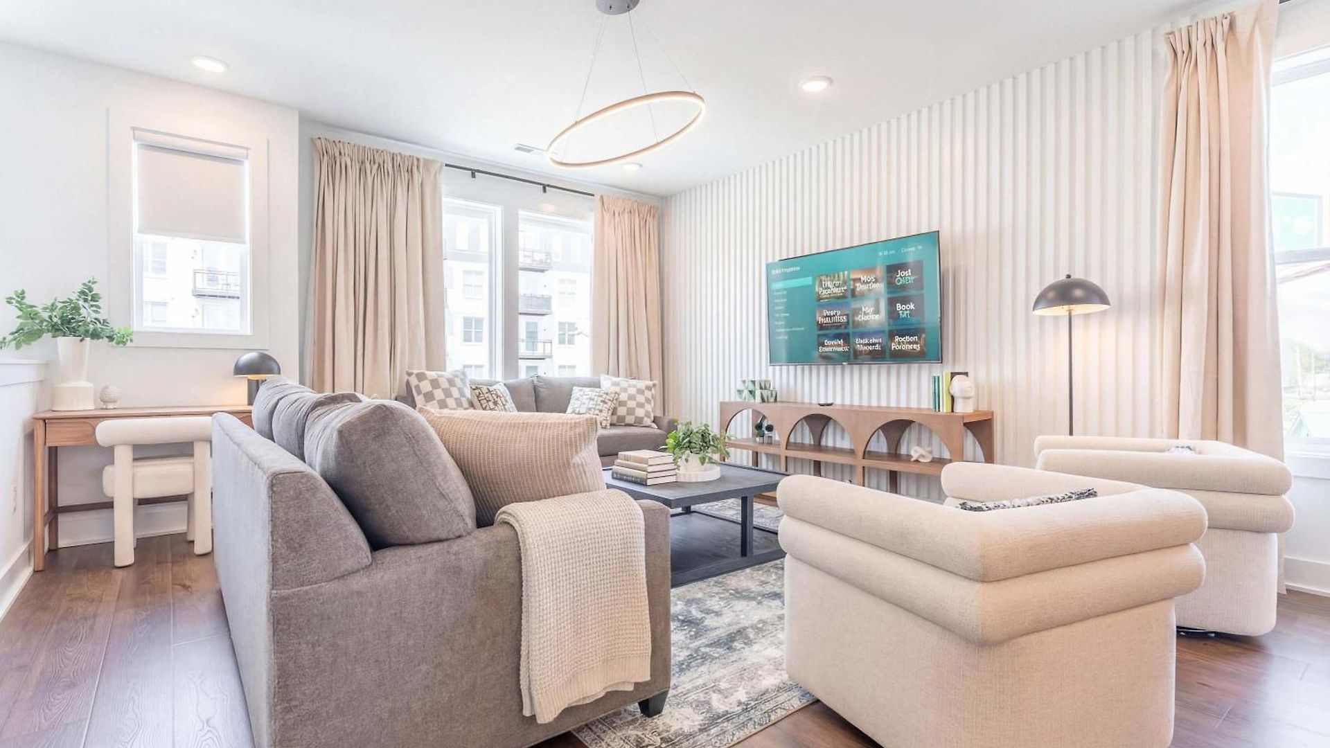 Holiday home Luxe 4br Retreat With Rooftop Fire Pit & Garage *