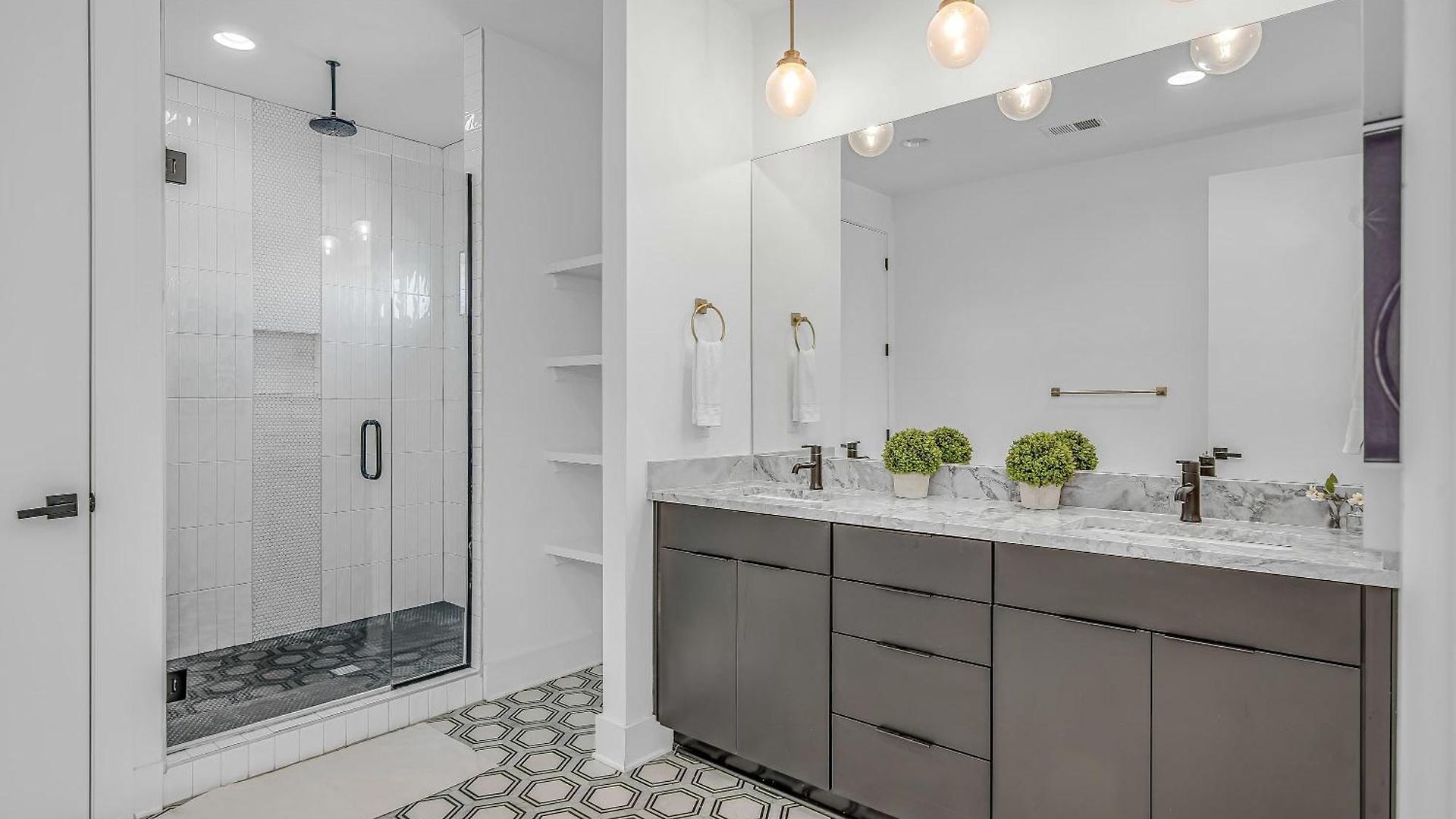 Spectacular Double Rooftop 7 Mins To Broadway
