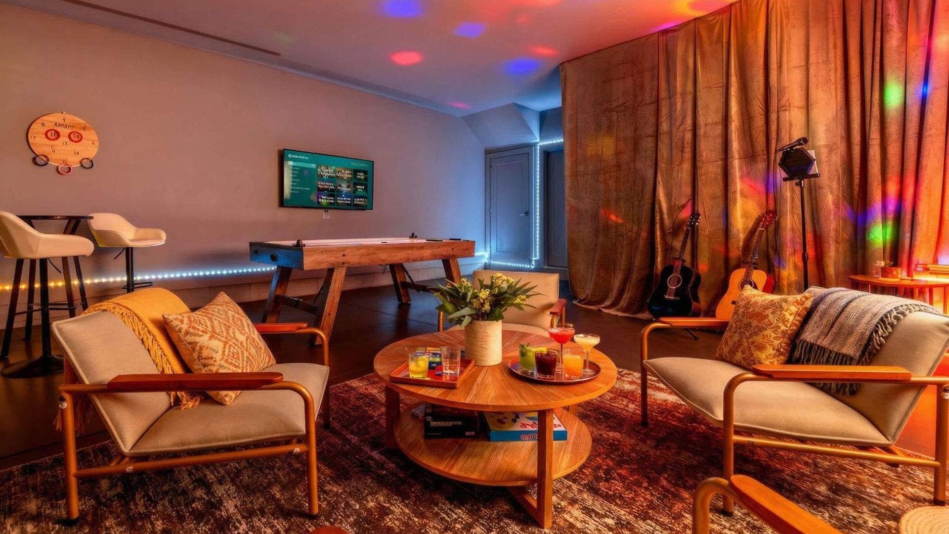 Skyline Views With Double Rooftop Deck & Game *