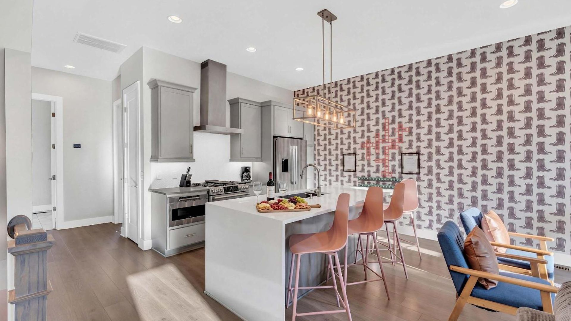 Brand New Views Karaoke Near Downtown Holiday home *