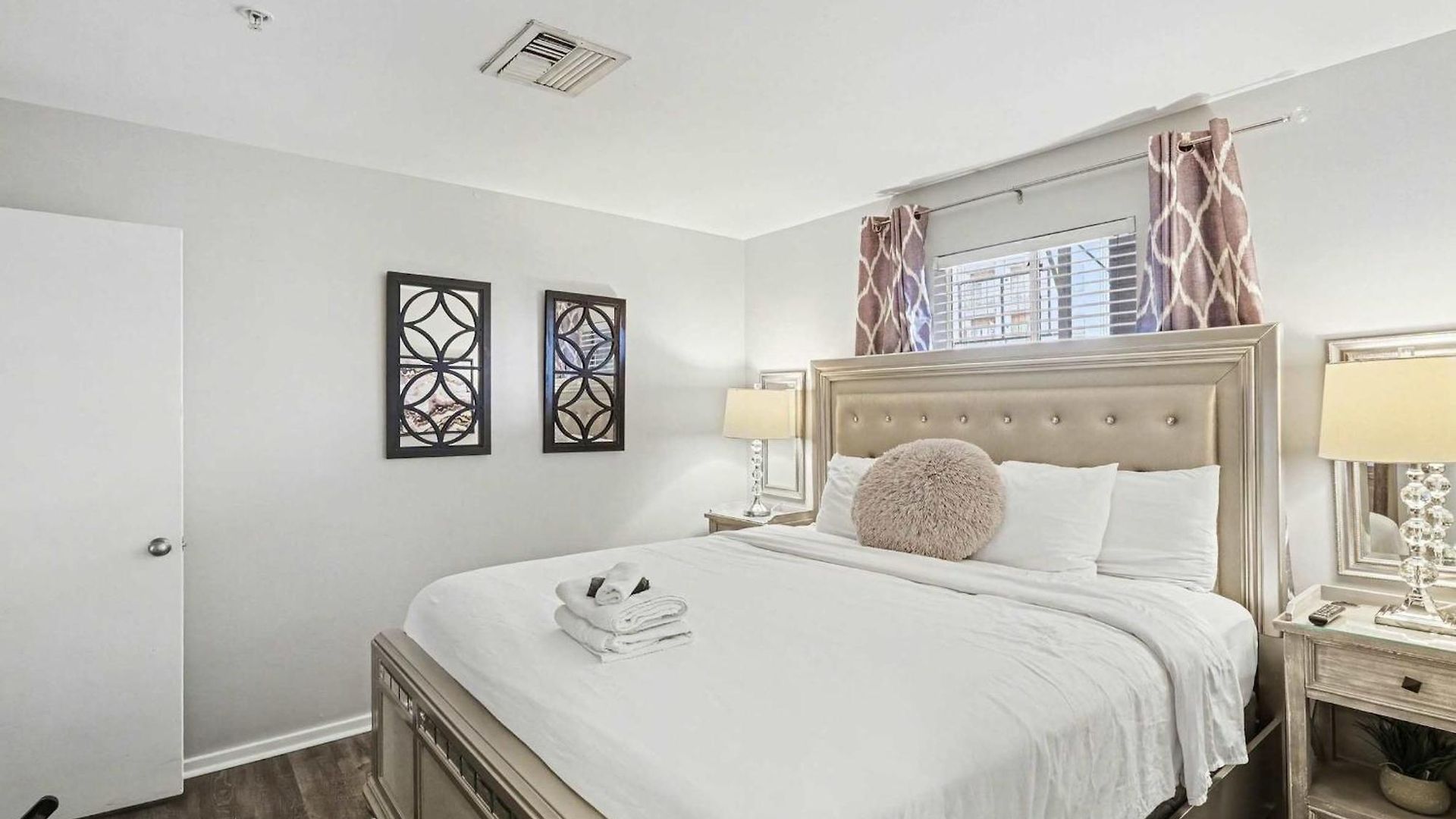 Riverfront Charm - A Scenic Downtown For 6 Nashville