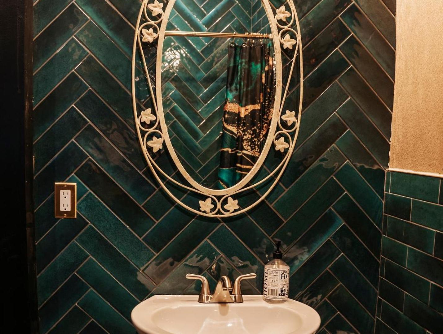 Broadway Penthouse 4br 3bth 2500 Sf * Nashville