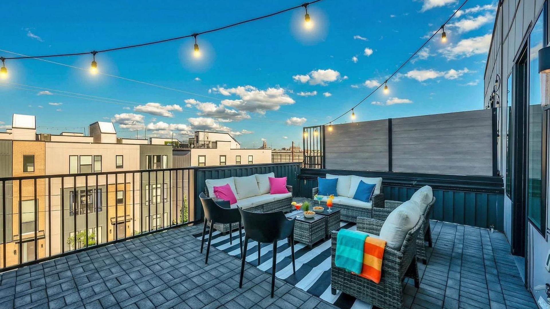 Close To Dt Music Rooftop Views Game