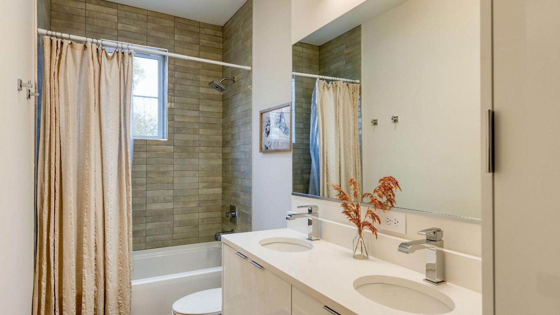 Stunning New Build In East Nash Minutes To Broadway The Stage By Avantstay * Nashville