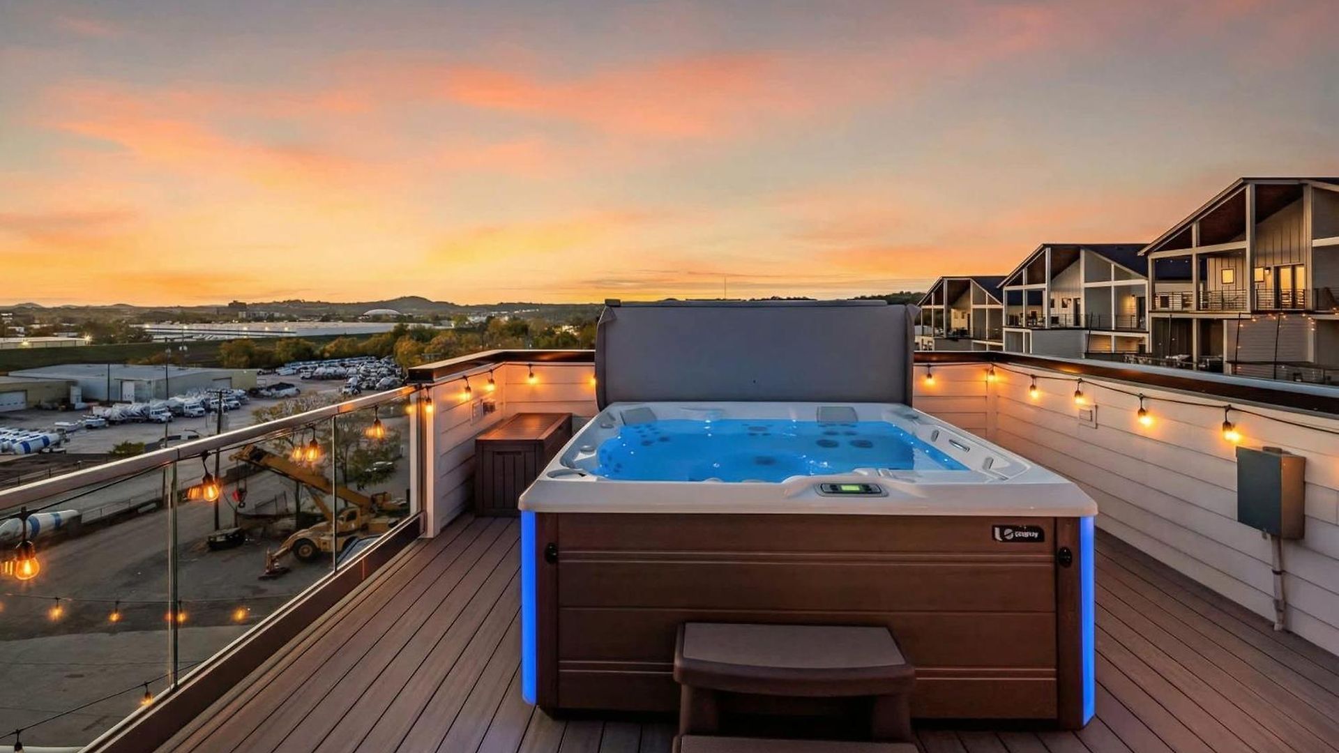 Holiday home Disco Themed Hot Tub & Rooftop Decks In Nashville