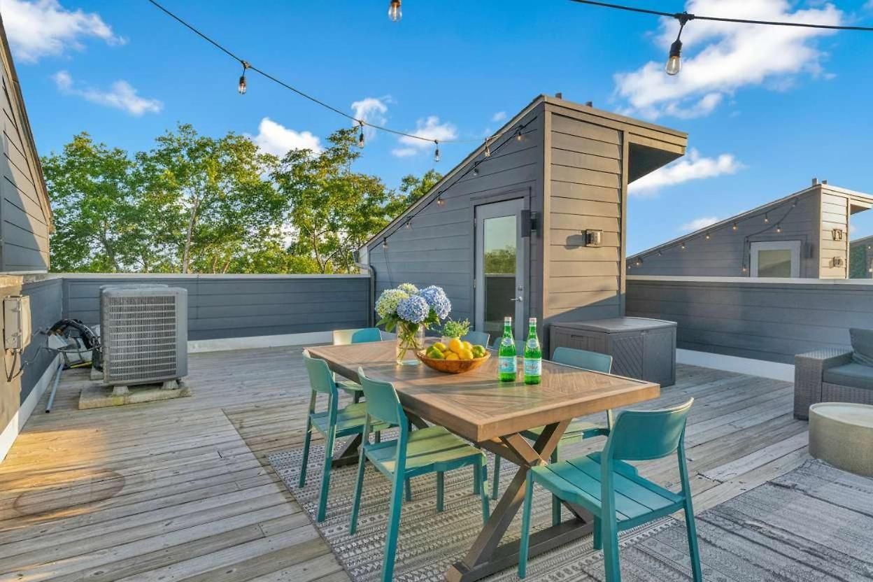Holiday home Rooftop Deck 2 Car Garage Near Downtown