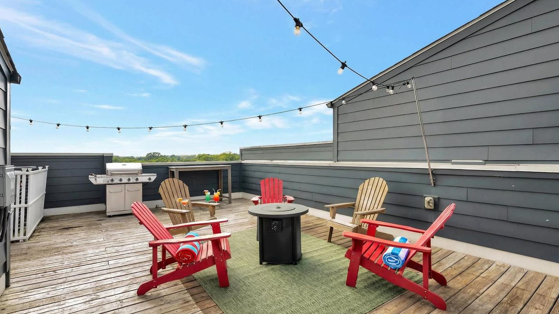Holiday home Rooftop Deck Grill Ping Pong Near Downtown Nashville