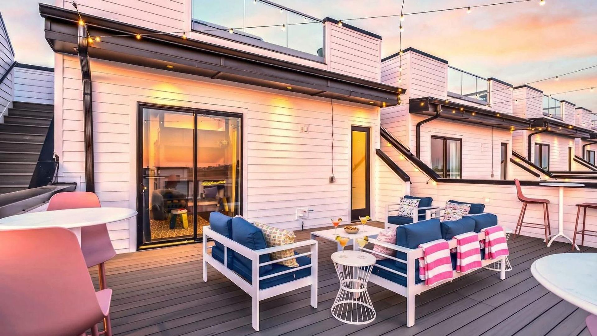 Taylor Swift Inspired Hot Tub Rooftop Deck Views Holiday home