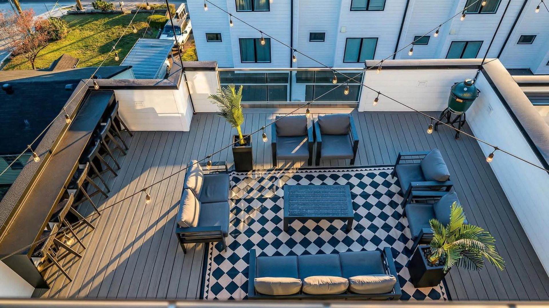 Rooftop Hot Tub Views Pac-man Pool Table Holiday home *
