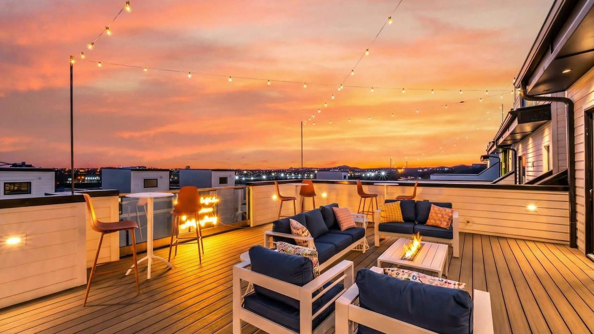 Taylor Swift Inspired Hot Tub Rooftop Deck Views