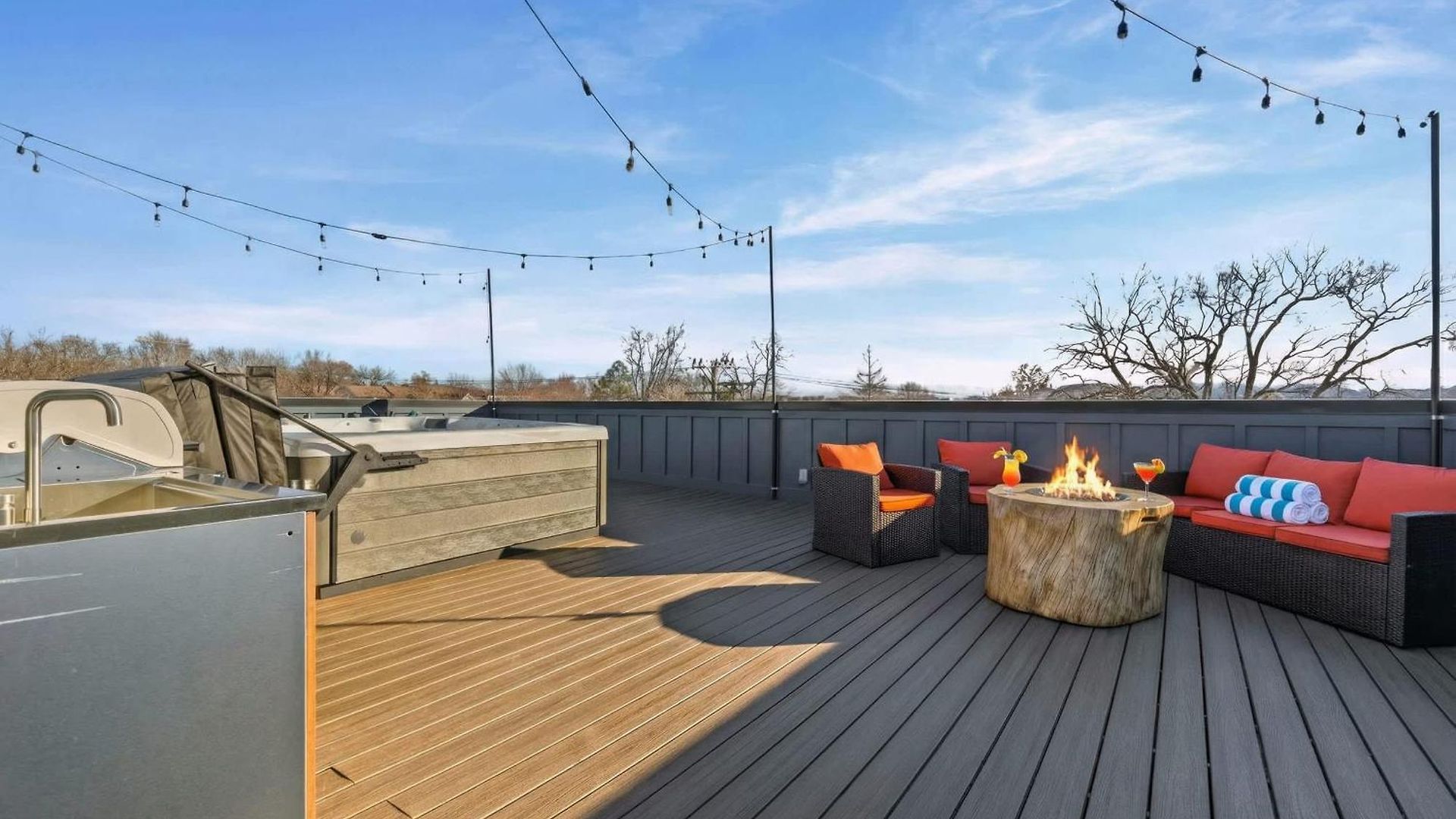 Hot Tub Poker Pool Table & Rooftop Mls View * Nashville