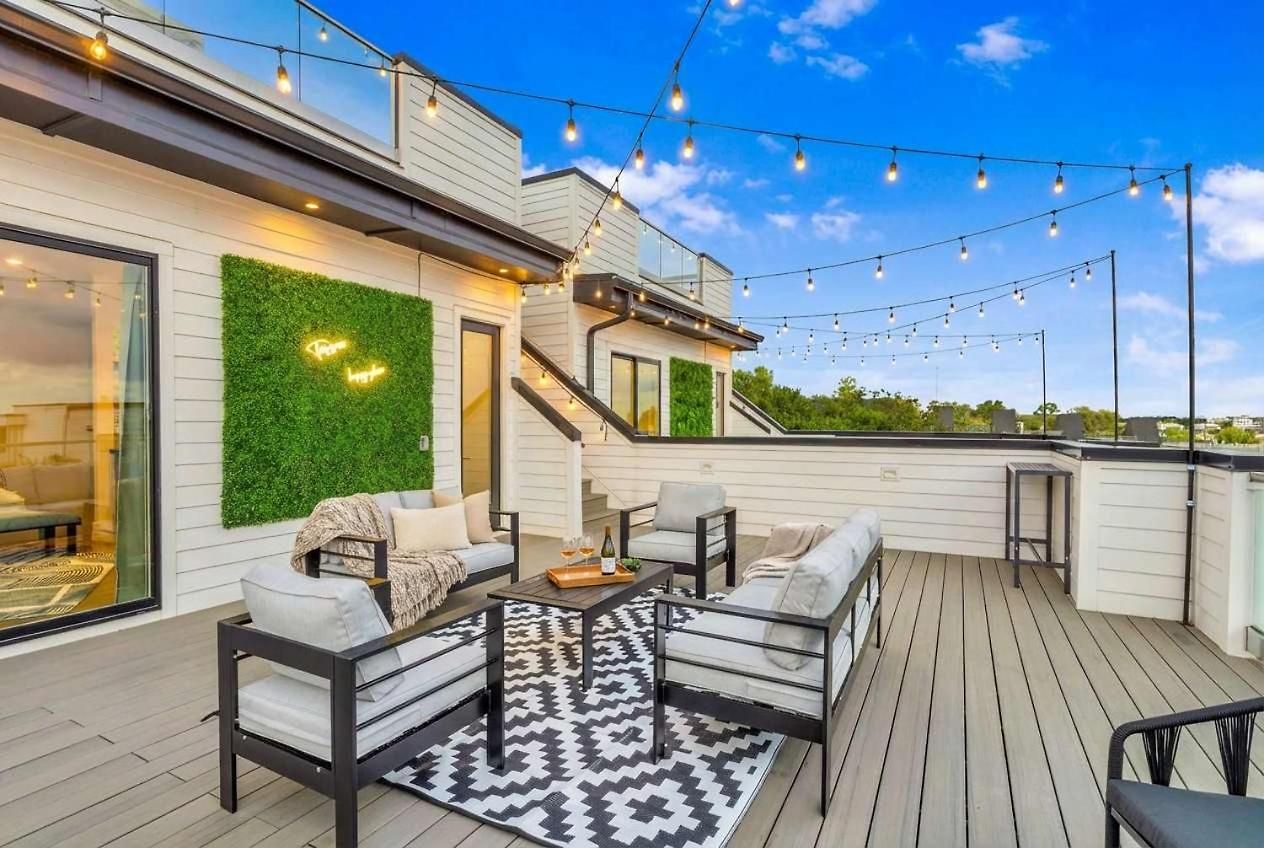 Double Rooftop Decks Hot Tub Karaoke Nashville