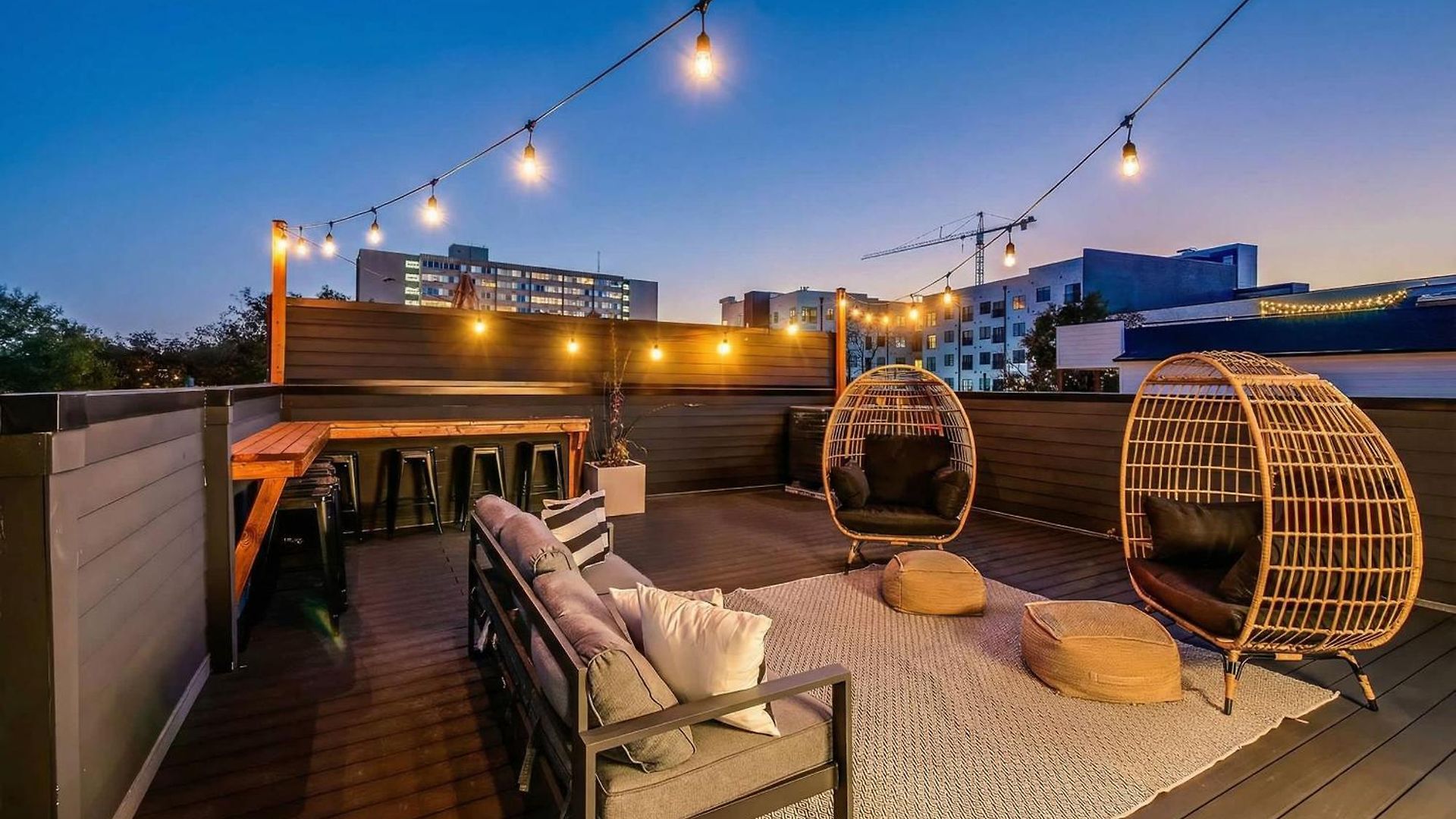 Dual Homes Rooftop Deck In Downtown Nashville