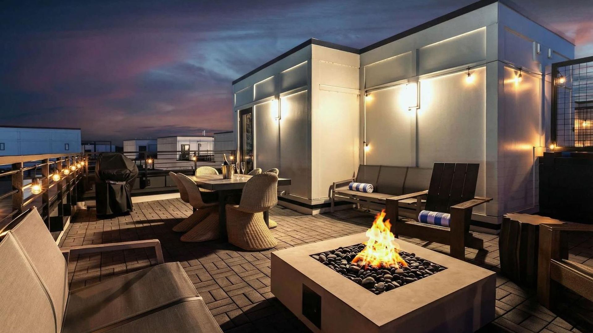 Luxe 4br Retreat With Rooftop Fire Pit & Garage Holiday home Nashville