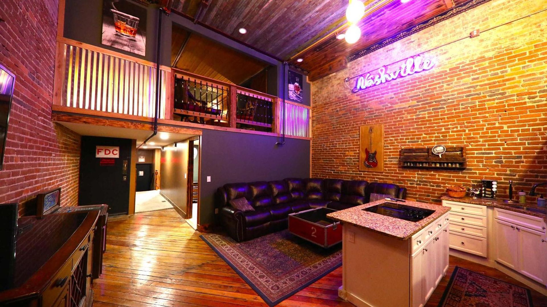Holiday home Rockstar Penthouse Speakeasy - Massive By Broadway