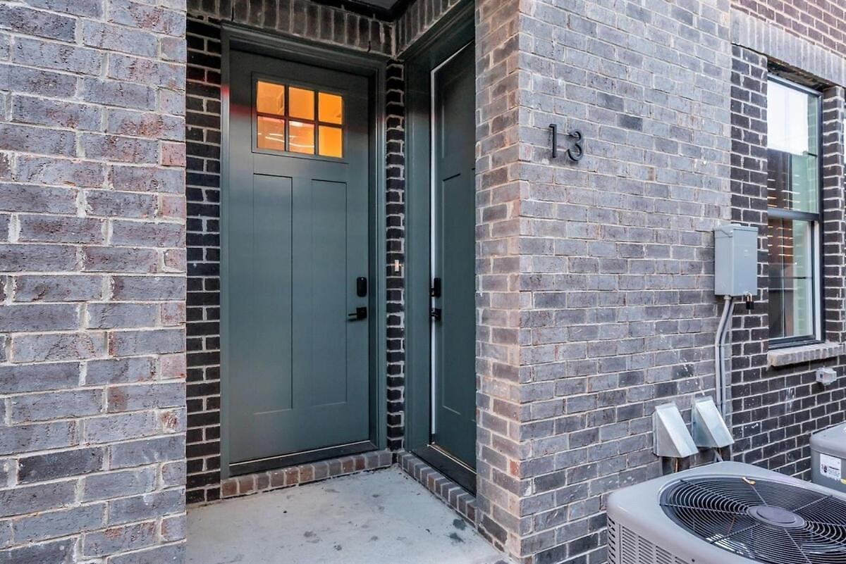 Stylish 5br Retreat W Rooftop Hot Tub *