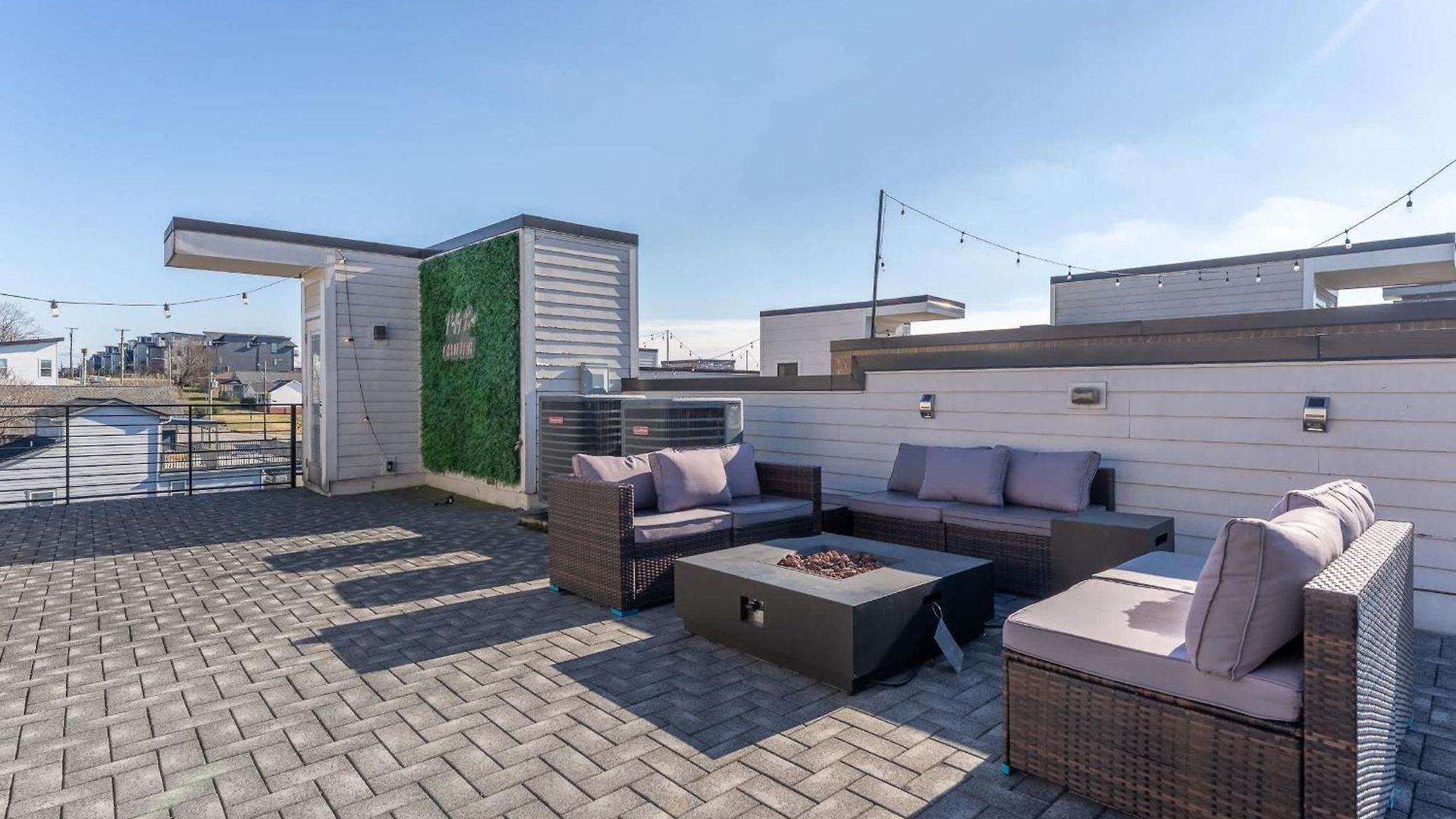Holiday home Vivid Vocals - Rooftop Views In 12 South