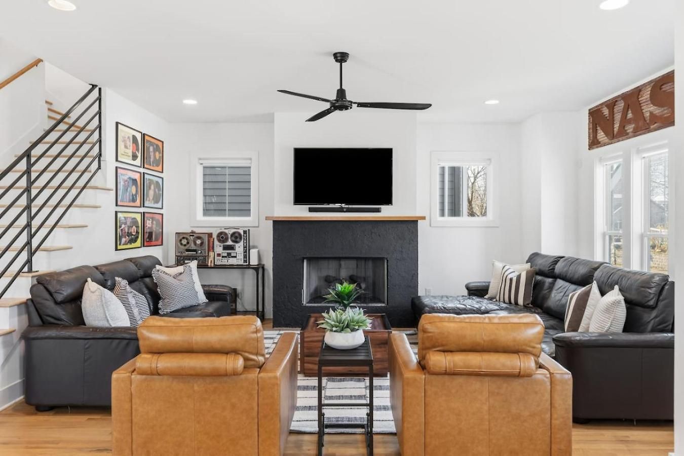 Modern House By Downtown With Garage And Fenced-in Yard Nashville